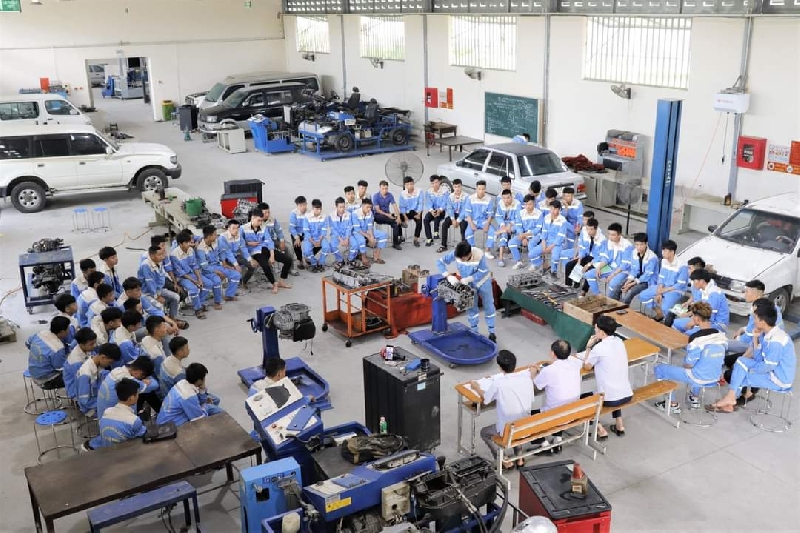 Nghề Công nghệ ô tô tại PCEM