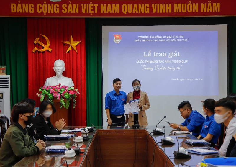 Lễ trao giải cuộc thi Sáng tác ảnh, video clip "Trường Cơ điện trong tôi"