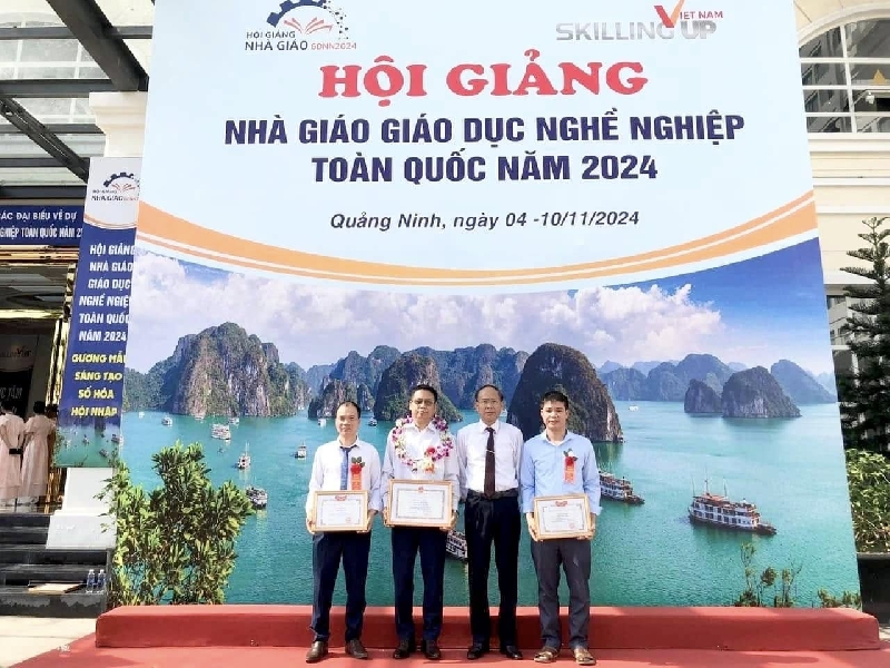 PCEM Chúc mừng 3 thầy đạt giải tại Hội giảng Nhà giáo GDNN toàn quốc năm 2024