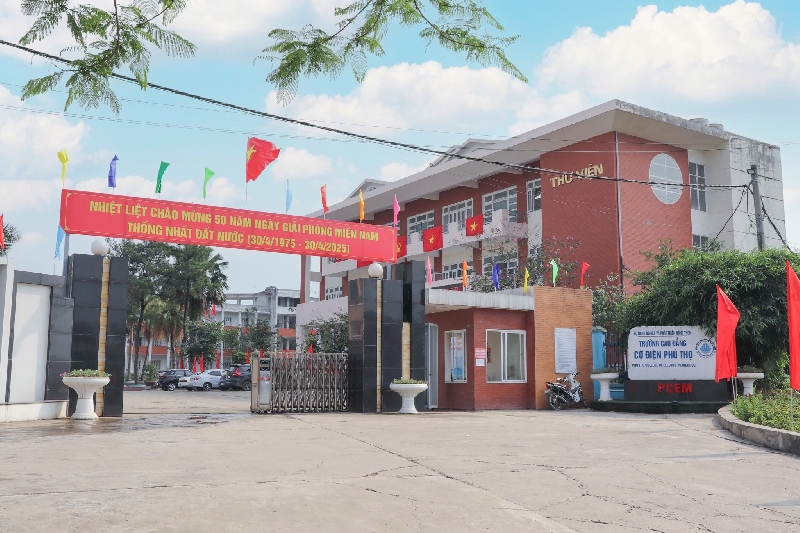 PCEM chào mừng kỷ niệm 50 năm ngày Giải phóng miền Nam - Thống nhất đất nước