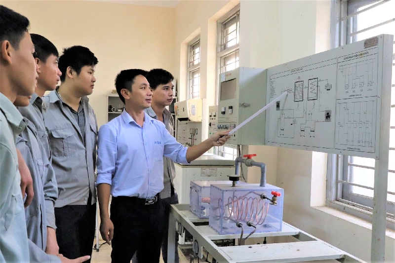 Kỹ thuật máy lạnh – Nghề “nóng” trên thị trường lao động hiện nay