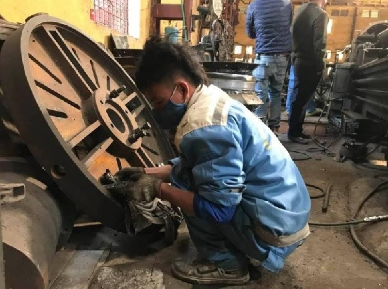 Học sinh trung cấp lớp Cắt gọt kim loại K49 đi thực tập thực tế tại DN
