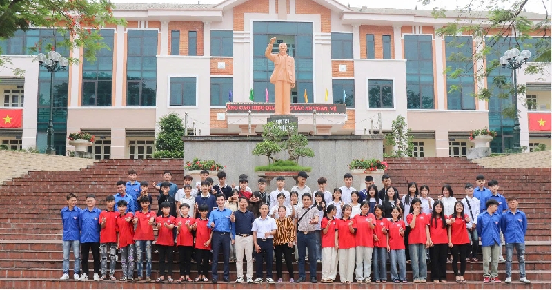 Chạm tay vào tương lai: Hành trình trải nghiệm đầy cảm hứng của học sinh Trung Sơn tại PCEMA