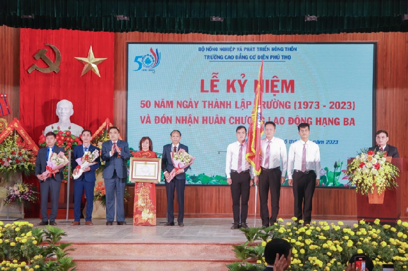 Trường Cao đẳng Cơ điện Phú Thọ kỷ niệm 50 năm ngày thành lập trường