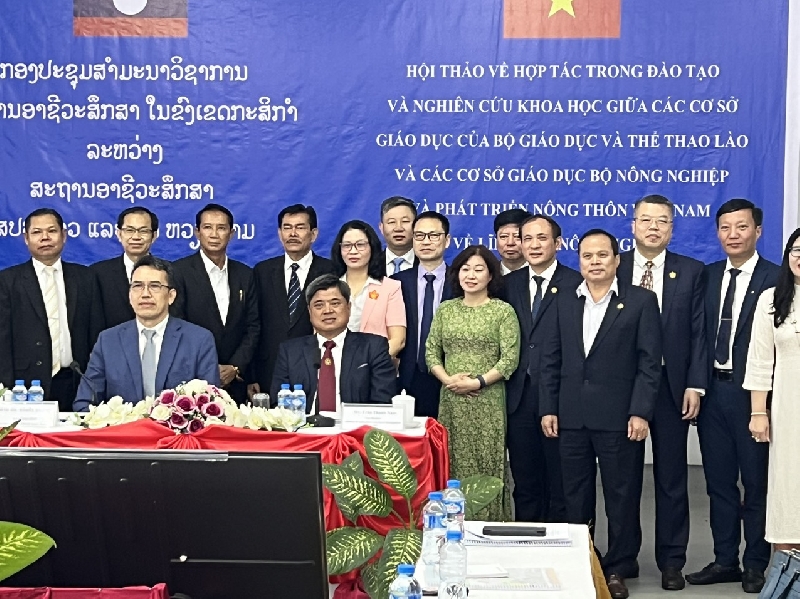Trường Cao đẳng Cơ điện Phú Thọ tham gia Đoàn công tác của Bộ Nông nghiệp & PTNT thăm và làm việc tại Cộng hòa dân chủ nhân dân Lào