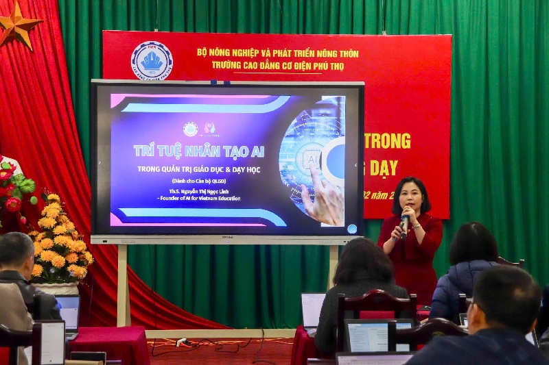 PCEM khai giảng khóa bồi dưỡng “Ứng dụng AI trong quản trị giáo dục và giảng dạy”