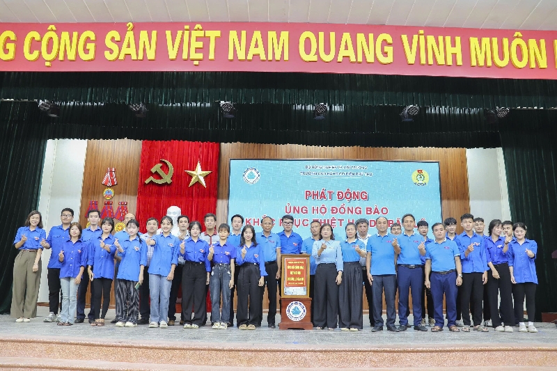 PCEM quyên góp ủng hộ đồng bào vùng lũ